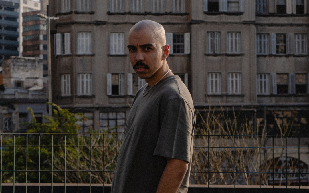 Rapper Vi Drumus estreia disco-manifesto que une resistência e vulnerabilidade
