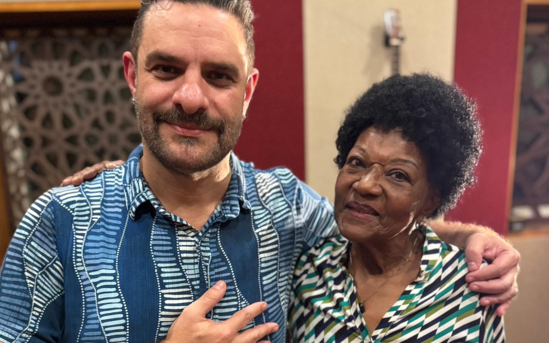 Alaíde Costa grava música de Dorival Caymmi com Adriano Grineberg