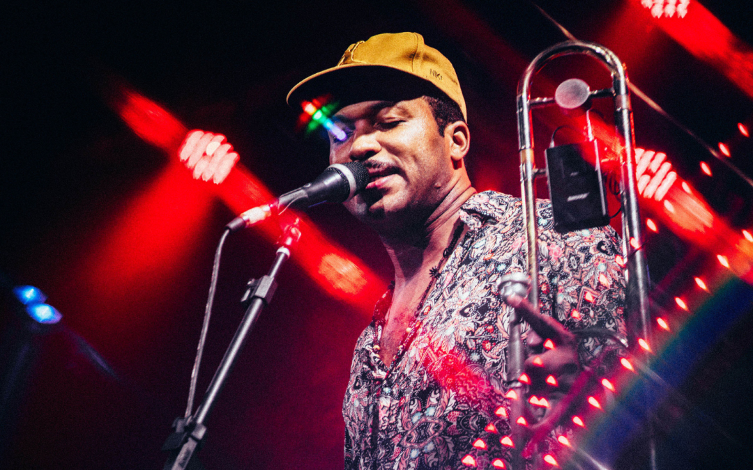 Trombonista de Nova Iguaçu é o primeiro artista brasileiro de jazz a se apresentar em festival ao lado dos maiores músicos do mundo