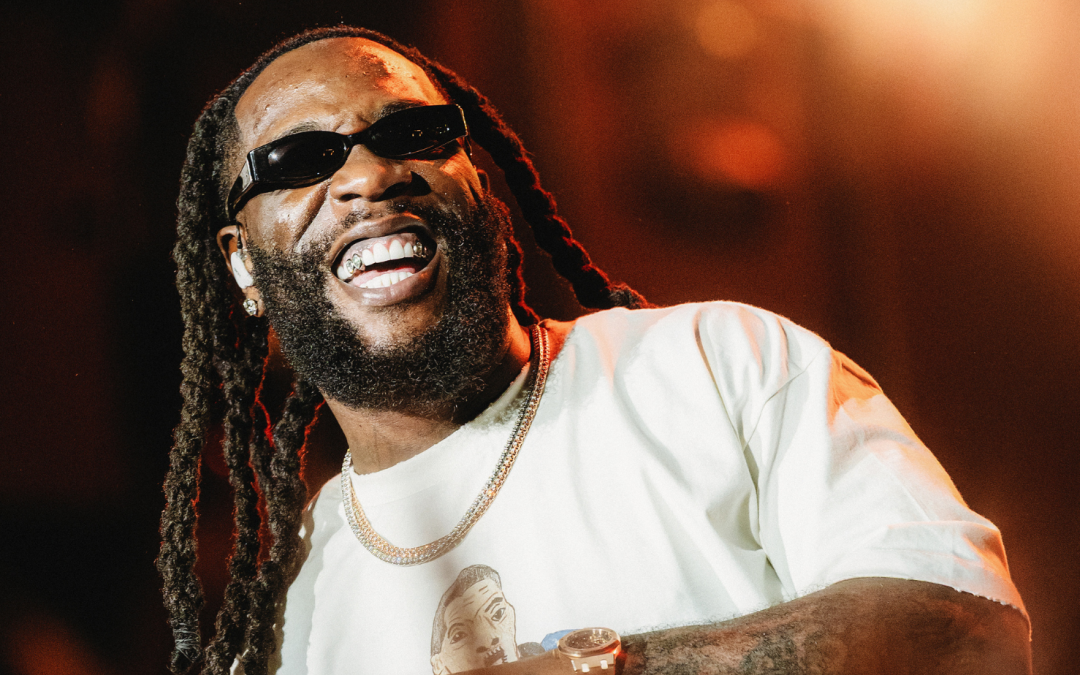 Burna Boy incendia The Town 2025 e transforma São Paulo em celebração do Afrobeat