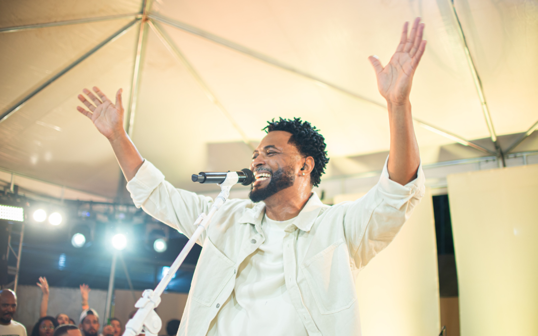 ‘Contrato de Amor’ se destaca nos shows e confirma nova fase de Julio Sereno no pagode