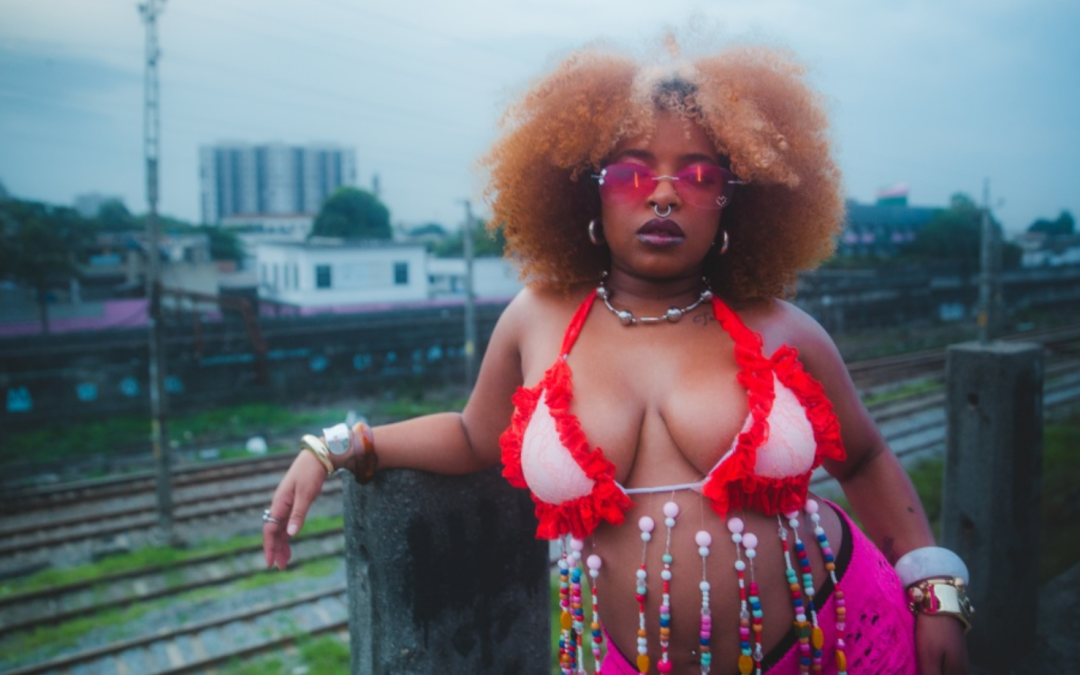 KING Saints transforma a boemia carioca em som na mixtape “Músicas para Marolar”